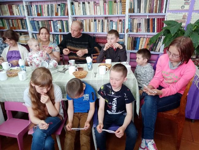 Праздник чая «Традиции семейного чаепития народов России» в Васькинской библиотеке